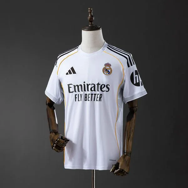 Camiseta de fútbol Real Madrid 2025/26 LOCAL MANGA CORTA VERSION FAN